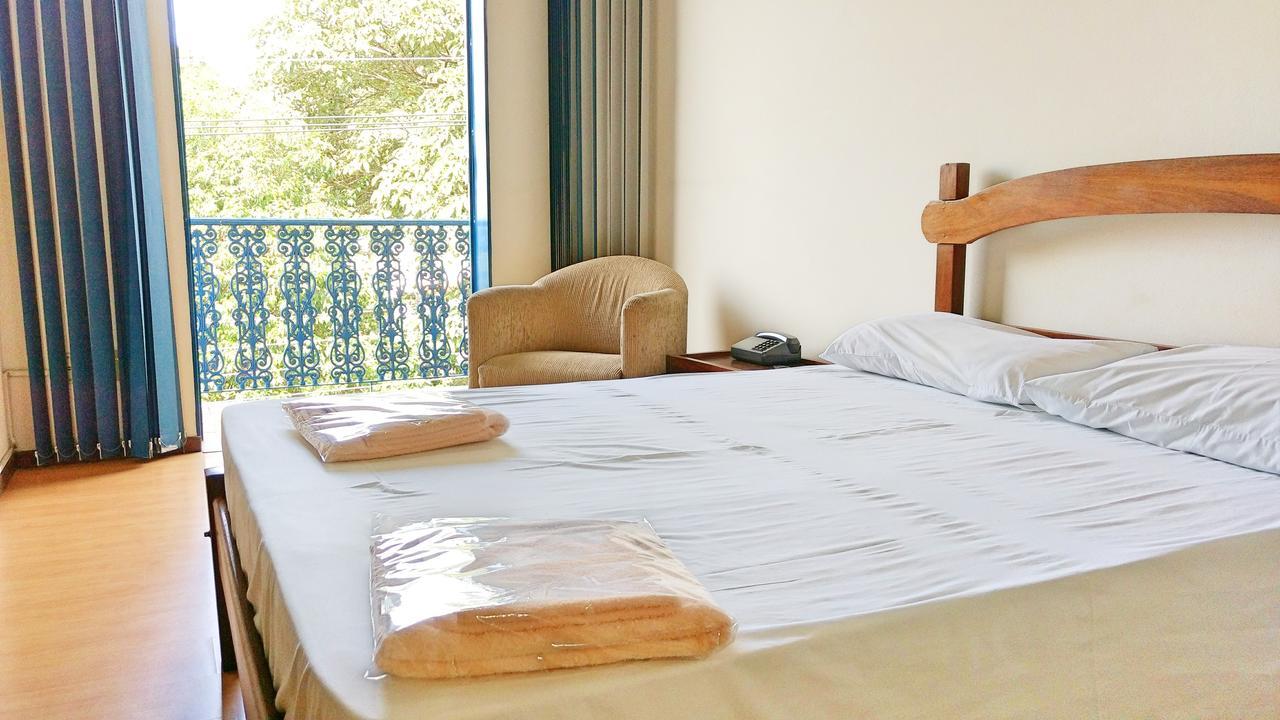Hotel Vila Mineira Oliveira  Esterno foto